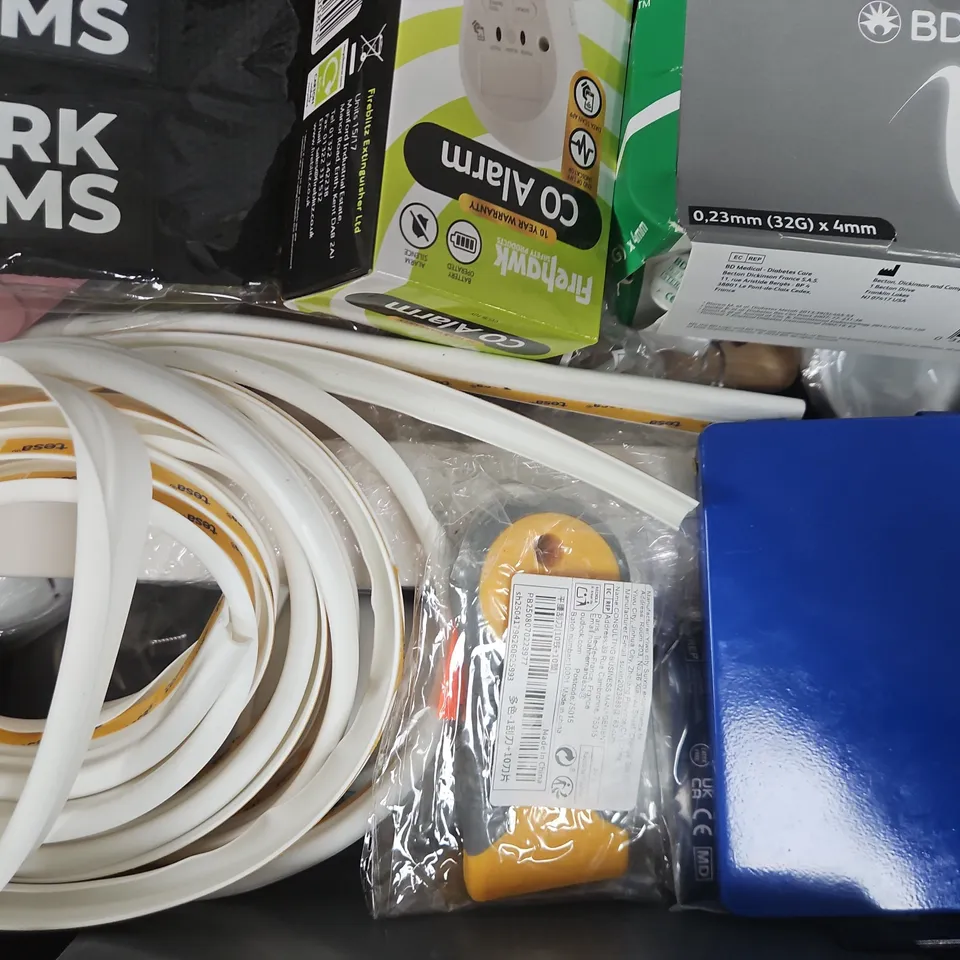 APPROXIMATELY 10 ASSORTED HOUSEHOLD ITEMS TO INCLUDE ALL PURPOSE GLUE, BATH CRAYONS, ETC