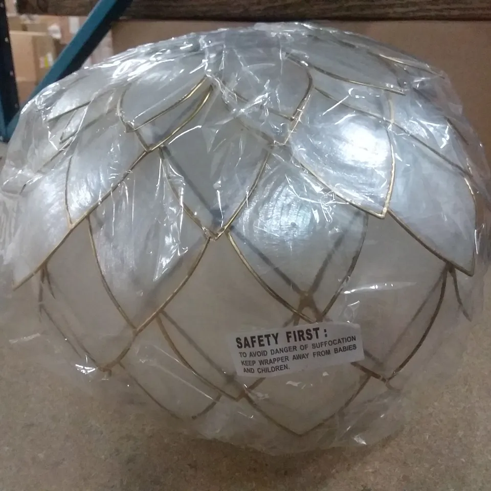 BOXED SPUTNIK 25 SHELL NOVELTY PENDANT SHADE GOLD
