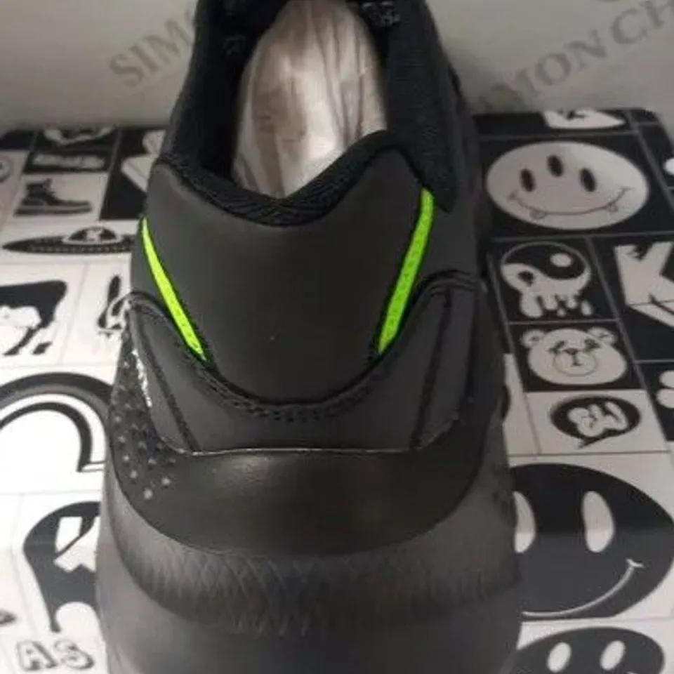 BRAND NEW BOXED PAIR OF KOI SKAVEN MEN'S GRUNGE ATOMIC TRAINERS SIZE 12