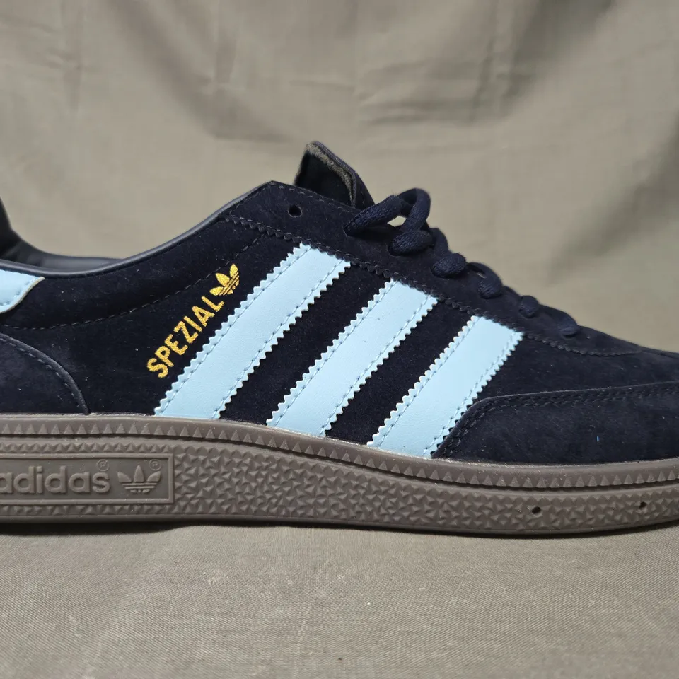 PAIR OF ADIDAS HANDBALL SPEZIAL SHOES IN NAVY/SKY BLUE UK SIZE 9