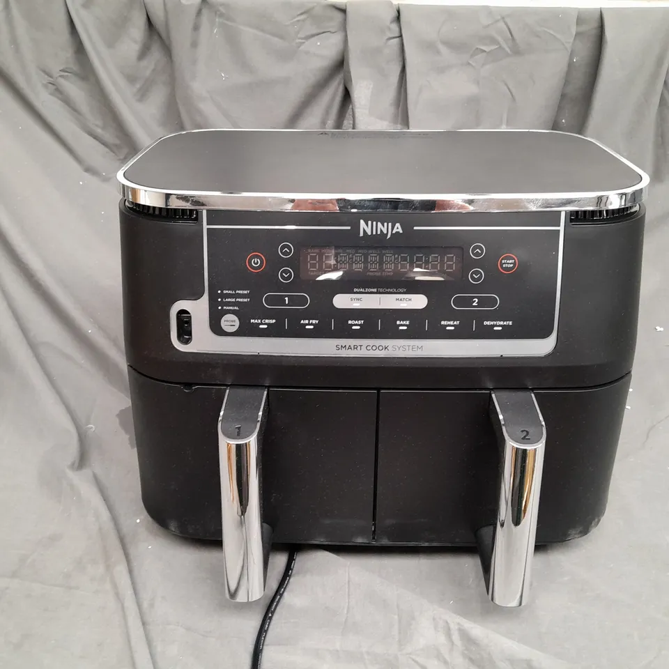 BOXED NINJA FOODI MAX DUALZONE AIR FRYER IN BLACK