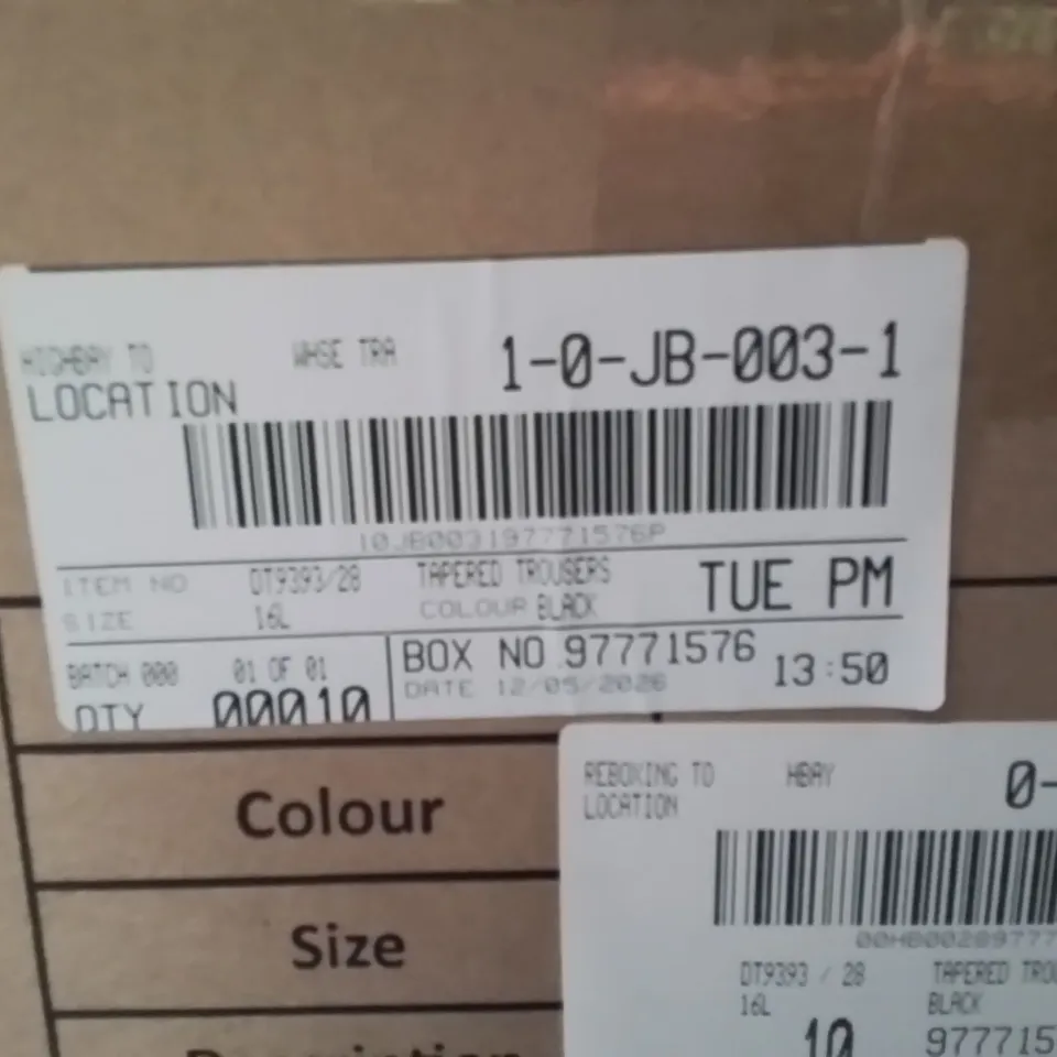 BOXED BRAND NEW APPROXIMATELY 18 CAPSULE TAPERED TROUSERS BLACK SIZE 16L