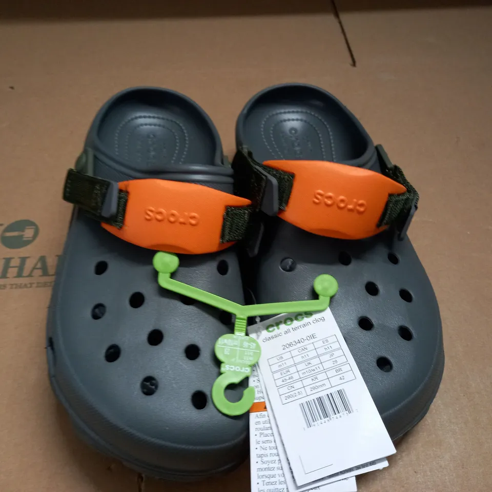CROCS CLASSICS ALL TERRAIN CLOGS - GREY
