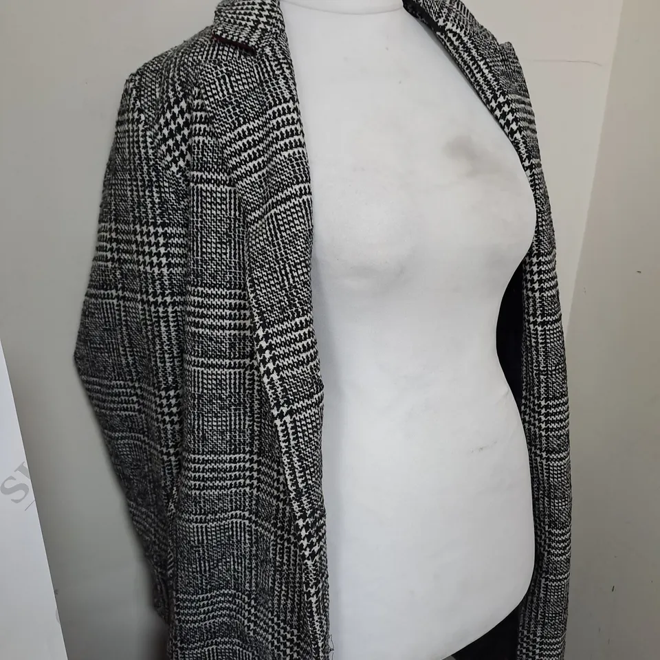 TOPSHOP BLACK AND WHITE CARDIGAN - UK SIZE 12