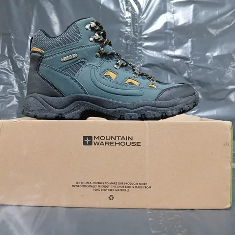 BOXED PAIR OF MOUNTAIN WAREHOUSE ADVENTURER WATERPROOF HIKING BOOTS IN BLUE SIZE UK 9