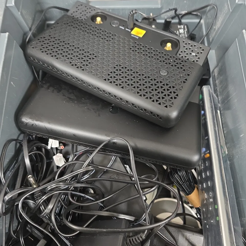 APPROXIMATELY 10 ASSORTED ELECTRICAL PRODUCTS TO INCLUDE ROUTERS, POWER SUPPLIES, REPLACEMENT REMOTE ETC 