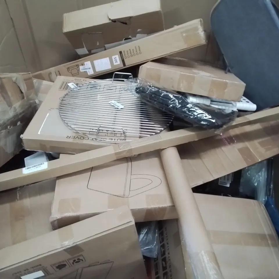 PALLET OF ASSORTED HOUSEHOLD ITEMS TO INCLUDE VOILAMART DISPLAY STAND,SAFETY GATE, LUMBAR SUPPORT CUSHION AND SIDE TABLE