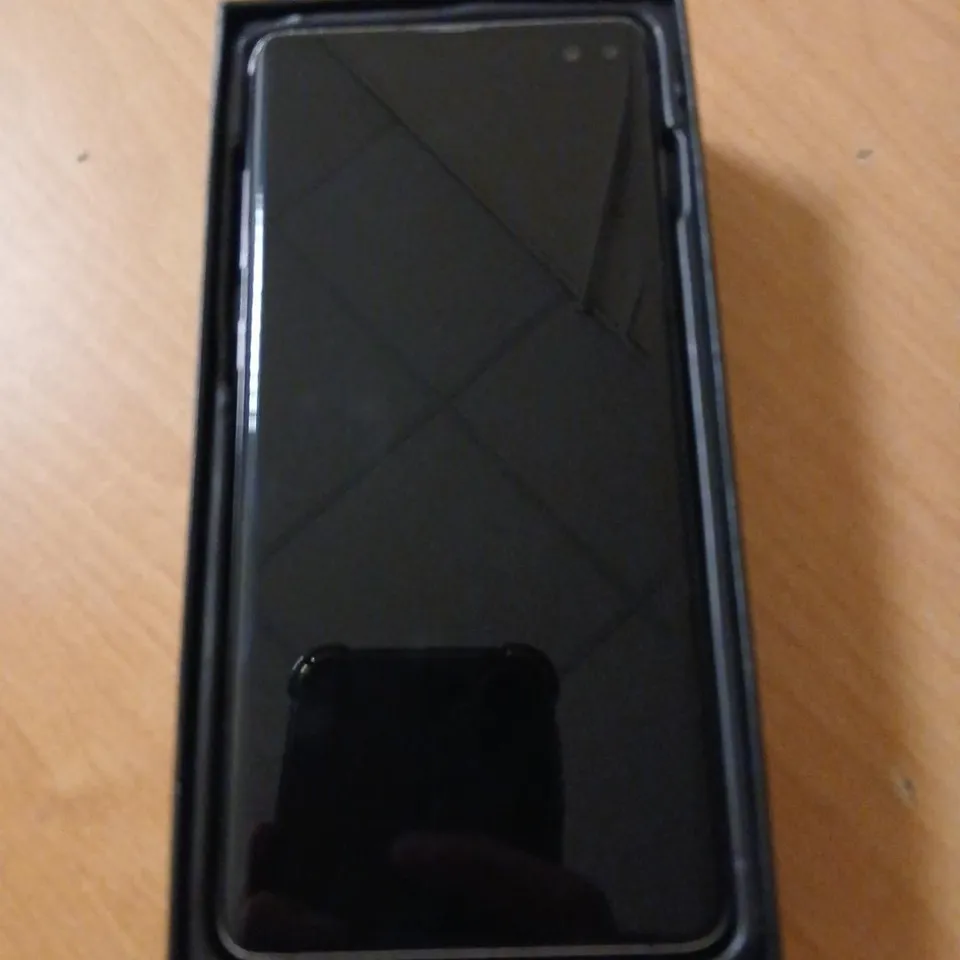 SAMSUNG GALAXY S10+ SMARTPHONE – BLACK, BOXED WITH CHARGER AND USB-C CABLE (EUROPEAN SIM CARD ONLY)