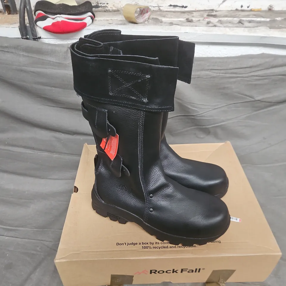 BOXED PAIR OF ROCKFALL RF7000 VULCAN HIGH LEG FOUNDRY SAFETY BOOTS IN BLACK - UK 10