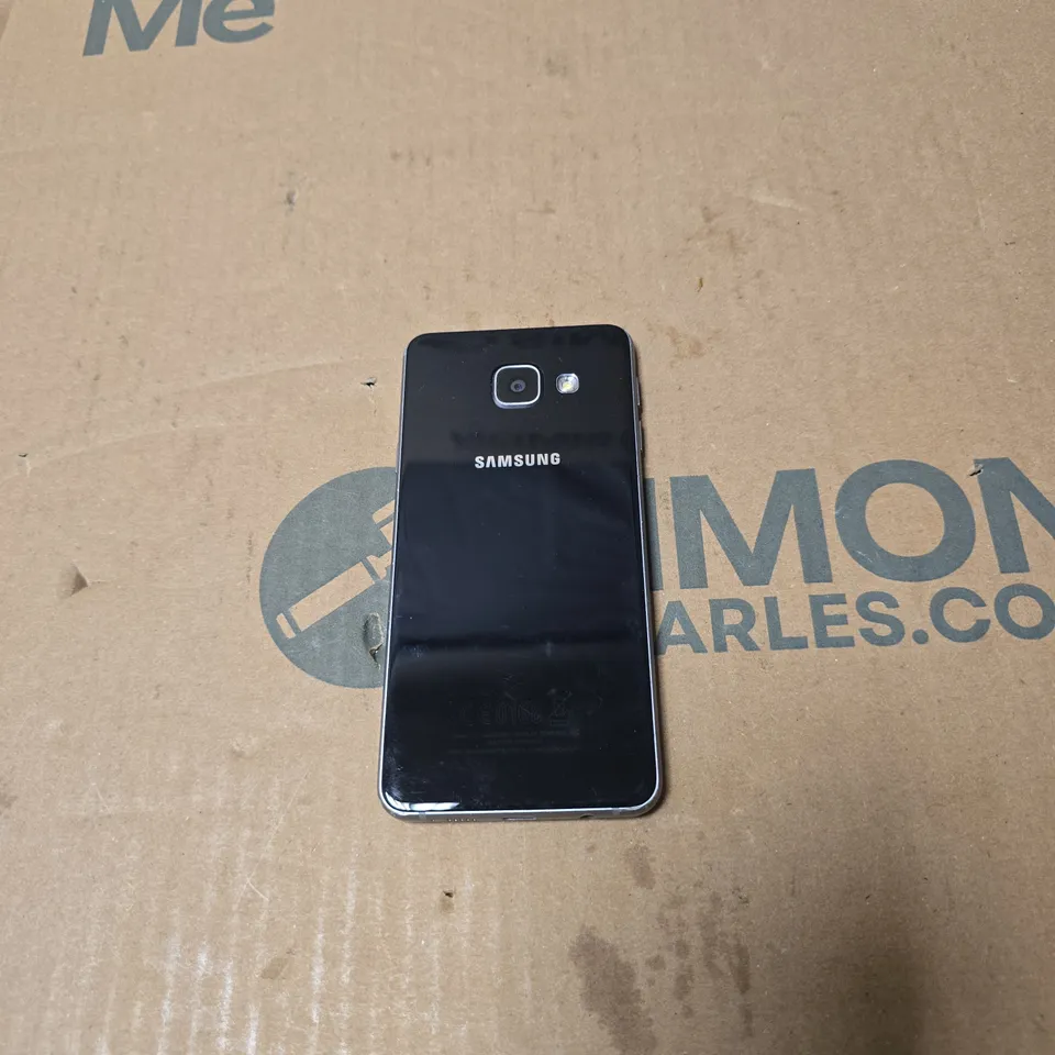 SAMSUNG GALAXY A3 SMART PHONE