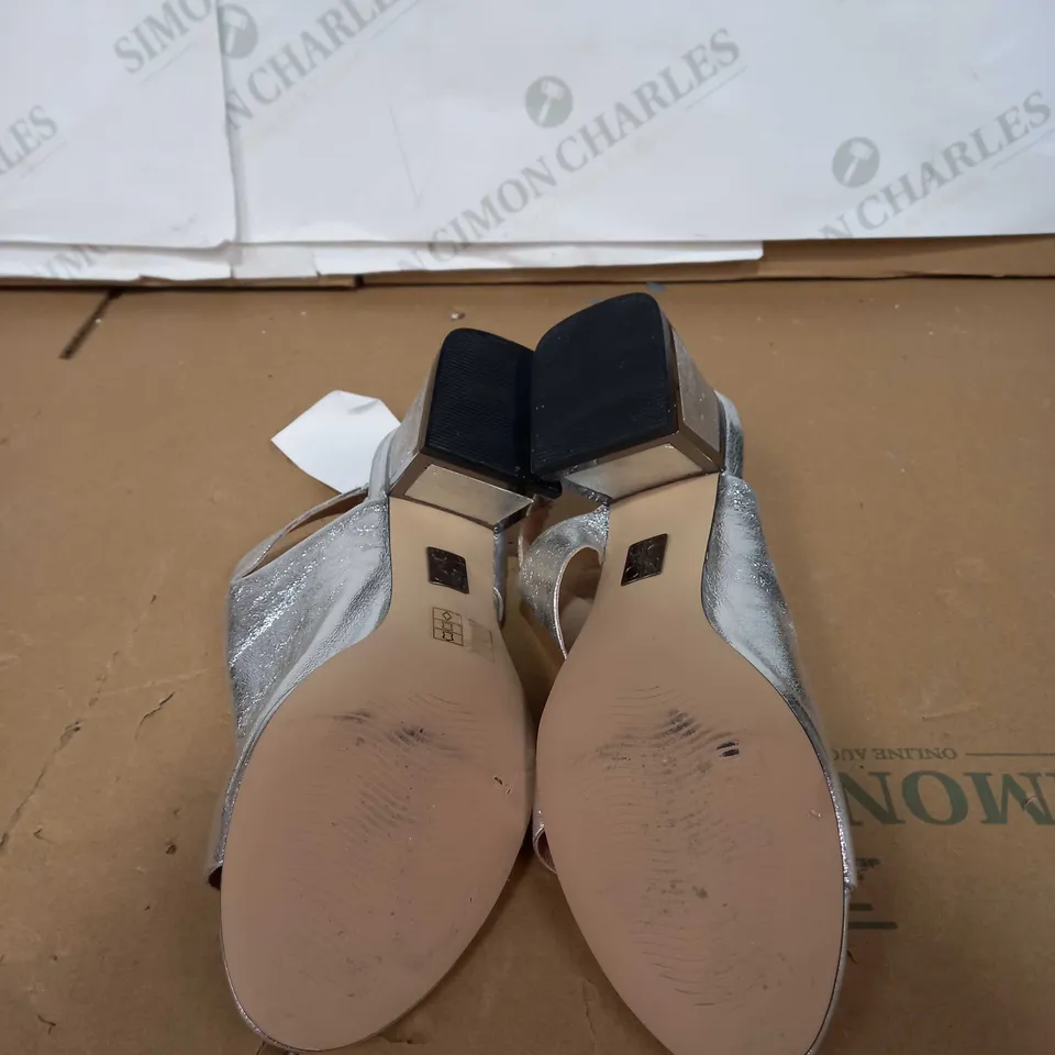 MODA IN PELLE SILVER WEDGED HEELS SIZE 38