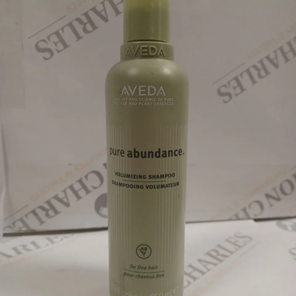 PURE ABUNDANCE VOLUMIZING SHAMPOO - 250ML