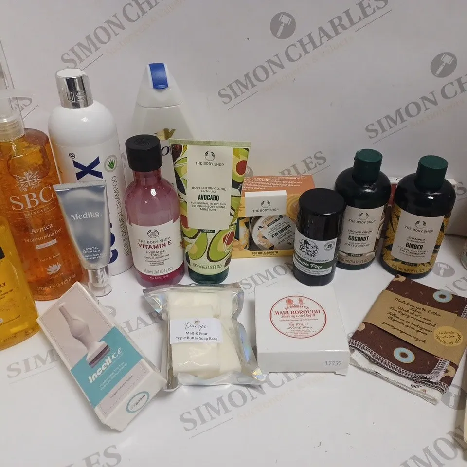 APPROXIMATELY 10 ASSORTED HEALTH AND BEAUTY ITEMS INCLUDING BODY WASH, BODY BUTTER, HAND WASH
