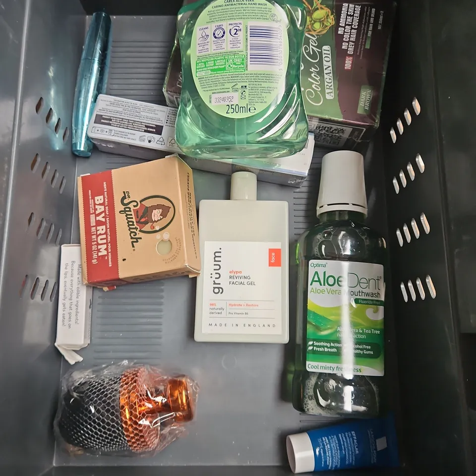 APPROXIMATELY 20 ASSORTED HEALTH & BEAUTY PRODUCTS TO INCLUDE - HAIRBURST CONDITIONER - PIXI BROW TAMER - HAIR SYRUP LEMON-AID TREATMENT - ETC