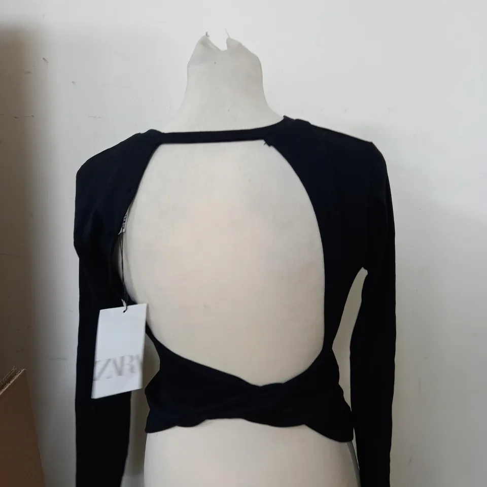 ZARA BLACK MEDIUM CROSS SKINTGHT SHIRT