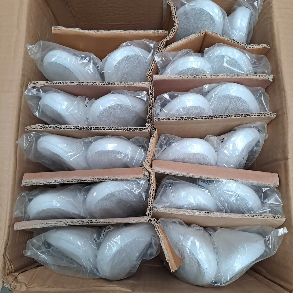 BOX OF APPROXIMATELY 12 PAIRS OF CANVAS BUCKLE SHOES IN WHITE SIZE 7