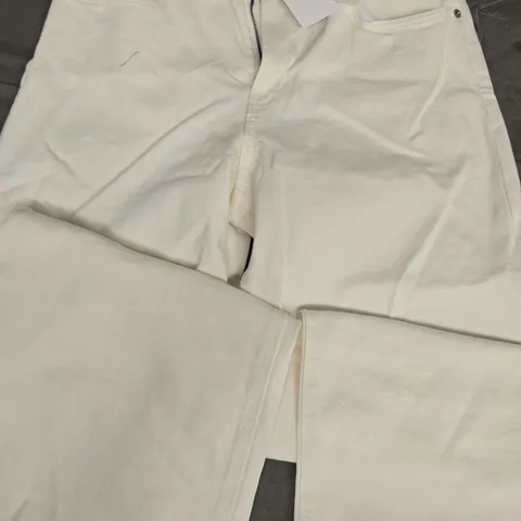 H&M WIDE HIGH WAIST JEANS IN WHITE - UK 12