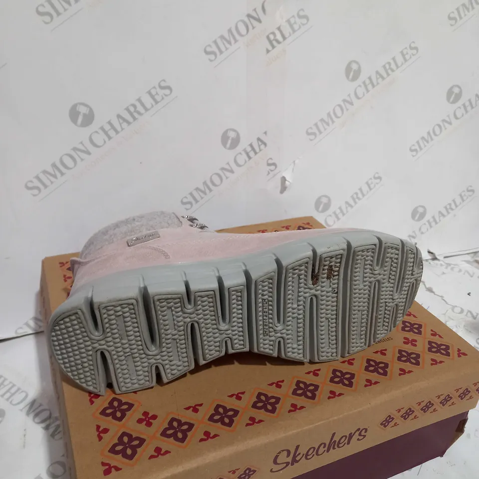 BOXED SKECHERS SYNERGY WARM TECH BOOTS, BLUSH - SIZE 7