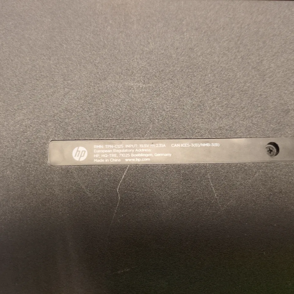 HP LAPTOP COMPUTER – SILVER, DAMAGED CASE