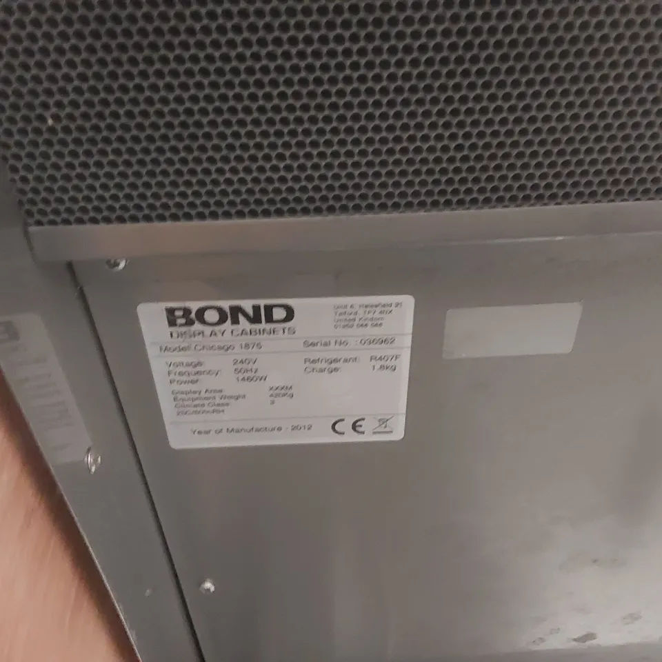 BOND GROUP CHICAGO COMMERCIAL REFRIGERATED DISPLAY CABINET
