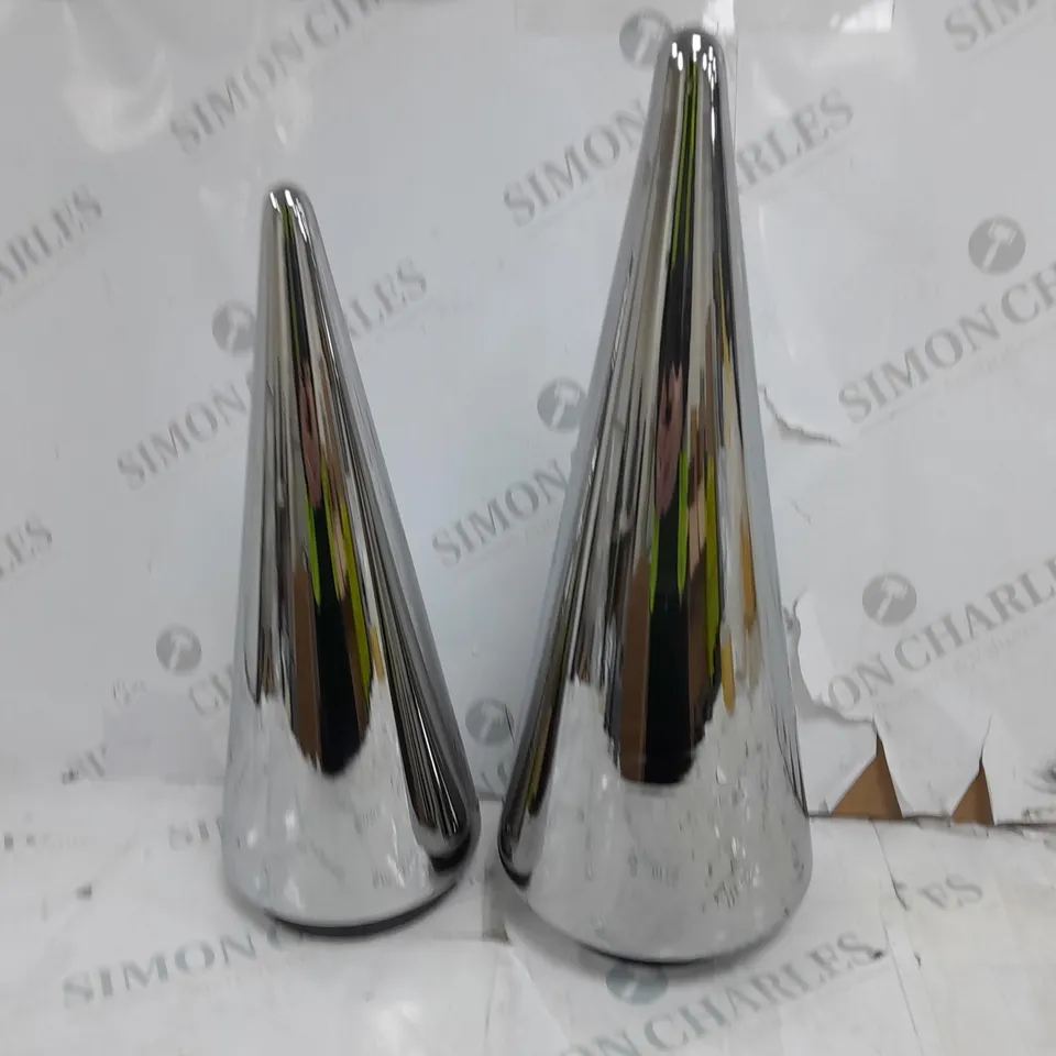 BOXED KELLY HOPPEN SET OF 2 INDOOR/OUTDOOR PRELIT GLASS DECOR - REFLECTIVE CONES
