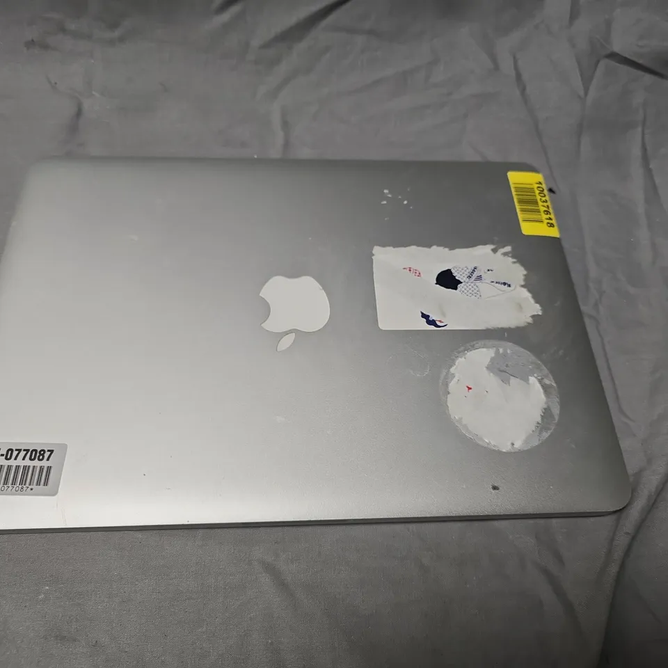 APPLE MACBOOK PRO A1502 15-INCH RETINA LAPTOP