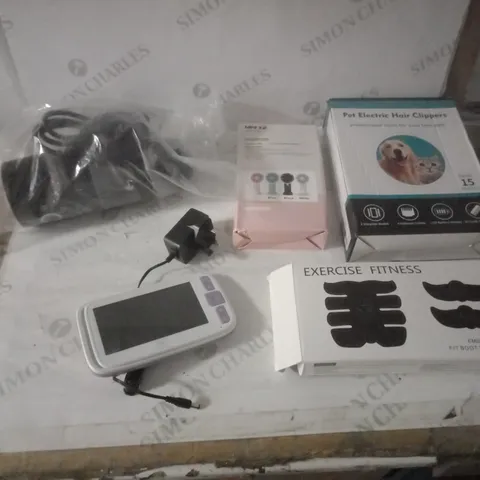 GROUP OF APPROX 5 ASSORTED ITEMS TO INCLUDE MILK WARMER, PET CLIPPERS, BABY MONITOR SCREEN ETC