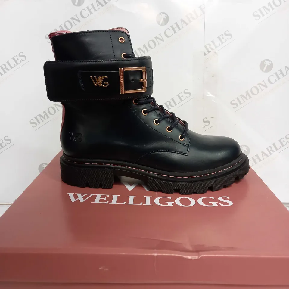 BOXED WELLIGOGS BROOKLYN BLACK BOOTS - UK 6.5 