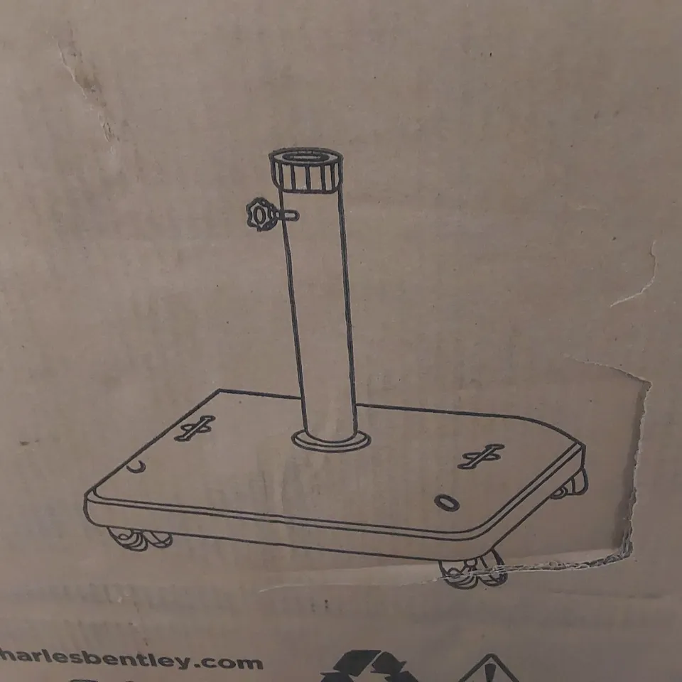 BOXED CONCRETE FREESTANDING UMBRELLA BASE (1 BOX)