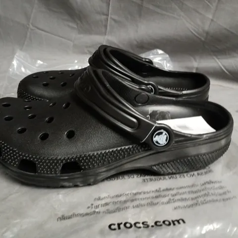 CROCS CLASSIC BLACK UNISEX ROOMY FIT CLOGS UK 5-6 (US M6 / W8; EUR 38-39)
