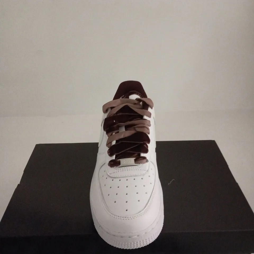 NIKE AIR FORCE 1 07 VINTAGE WHITE TRAINERS UK 5.5 BOXED