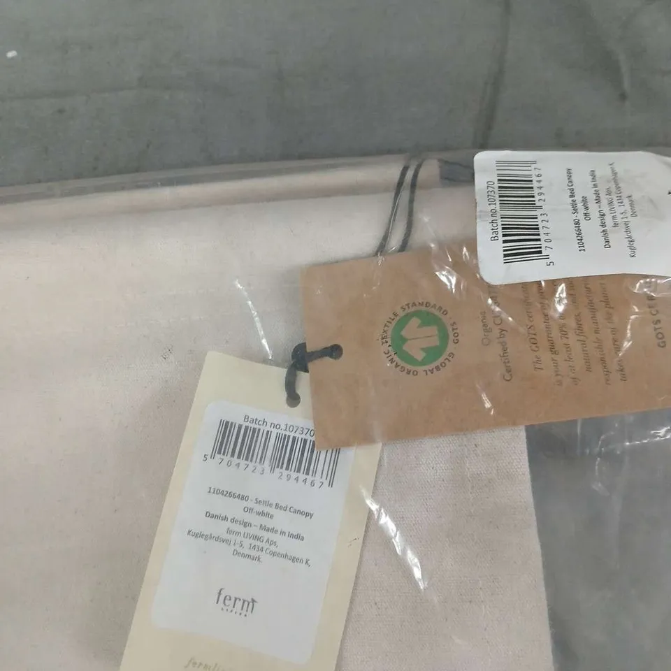 FERM LIVING SETTLE BED CANOPY – OFF-WHITE