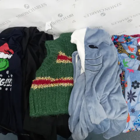 BOX TO INCLUDE 50 ASSORTED CLOTHING ITEMS TOO INCLUDE TOPS , TROUSERS AND DRESSES , ETC