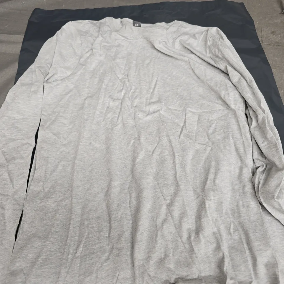 SWEATY BETTY LONG SLEEVE TSHIRT IN GREY SIZE S