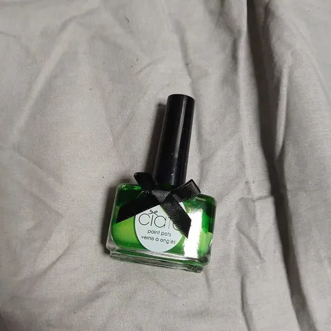 BOX OF APPROXIMATELY 160 CIATÉ PAINT POTS NAIL POLISH – PALM TREE (GREEN)-NO EXPIRY DATE SHOWN 