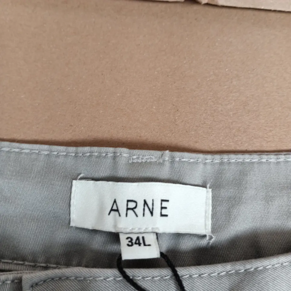 ARNE SLIM FIT TAILORED CHINO TROUSERS IN STONE – SIZE 34L