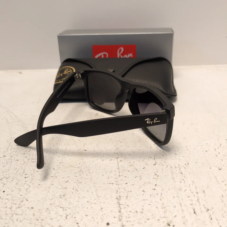 RAY-BAN SUNGLASSES – BLACK, WITH CASE AND BOX