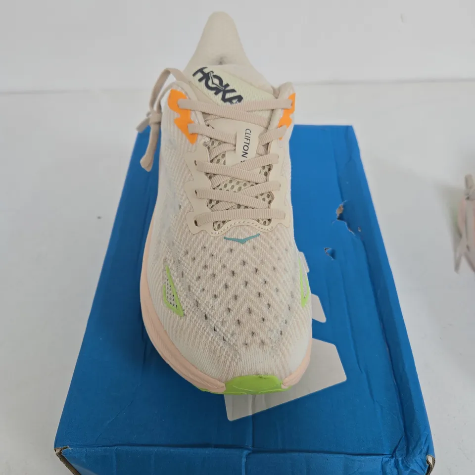 HOKA CLIFTON 9 SIZE 7.5 
