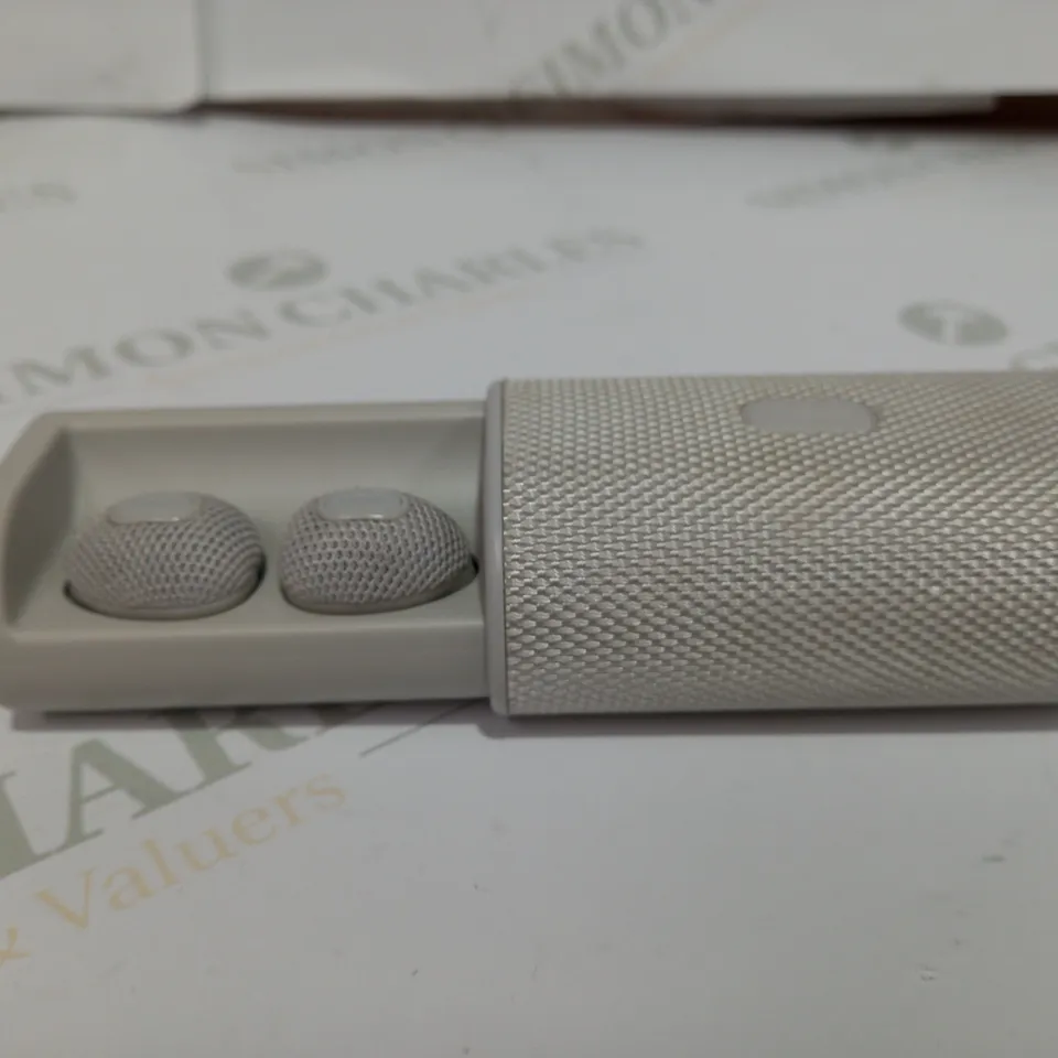 JQM ULTRA WIRELESS EARPHONES
