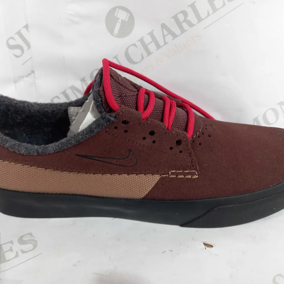 PAIR OF NIKE SB SHANE O'NEIL CANVAS SHOES IN BROWN - UK 6