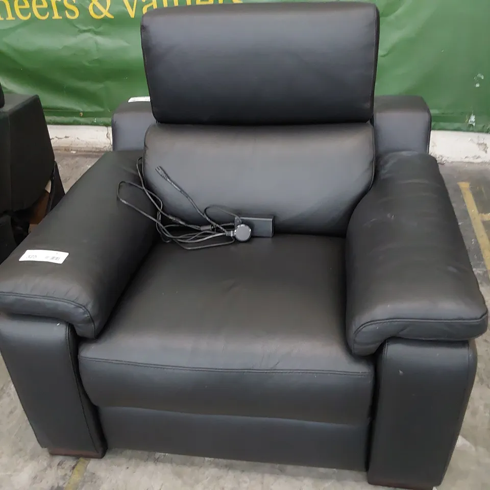 QUALITY ITALIAN DESIGNER MAESTRALE POWER RECLINING EASY CHAIR WITH ADJUSTABLE HEADREST BLACK LEATHER 