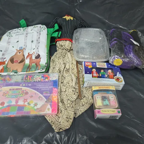 APPROXIMATELY 8 ASSORTED TOYS AND GAMES TO INCLUDE LOOM BANDS, BLOCK TECH AND LUNCH BOX