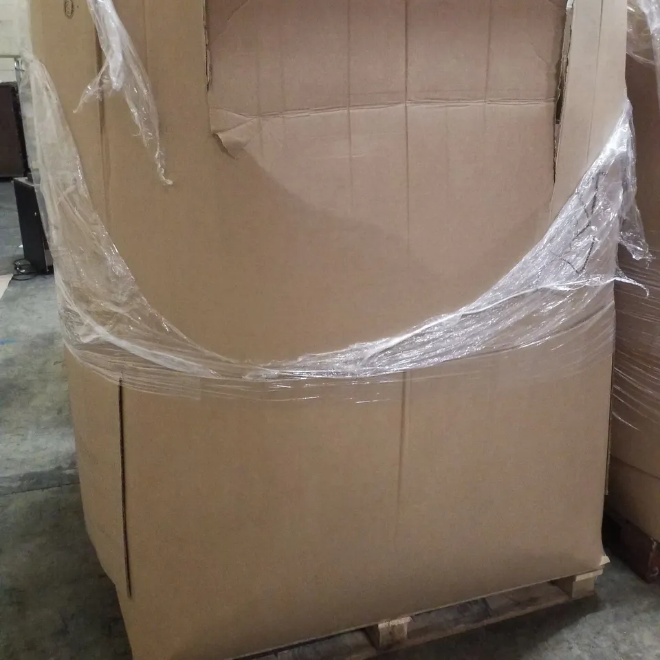 PALLET CONTAINING ASSORTED GARDEN HOSES & INFLATABLES 