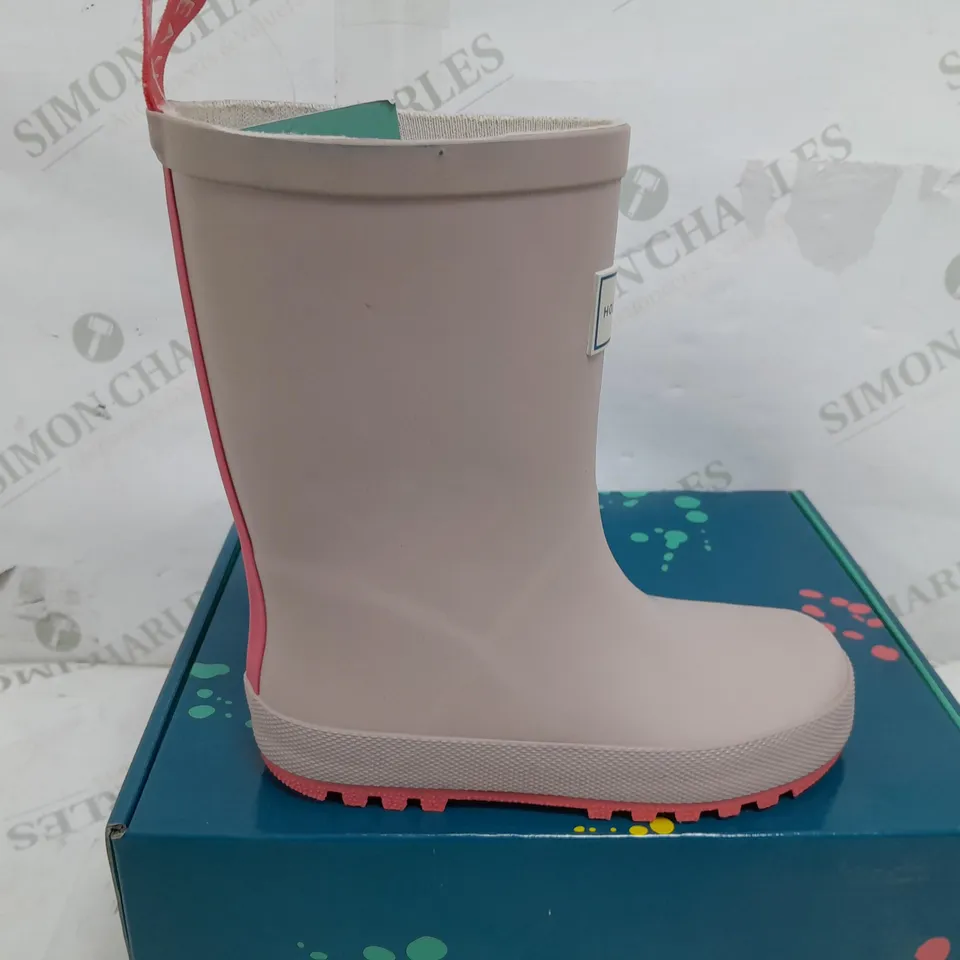 BOXED PAIR OF HOLLY & BEAU CAMEL RAIN BOOTS - UK 10