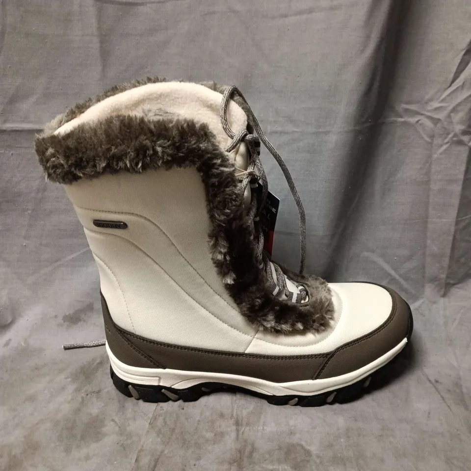 UNBOXED PAIR OF MOUNTAIN WAREHOUSE OHIO WOMENS THERMAL FLEECE LINED SNOW BOOTS IN BEIGE - UK 5