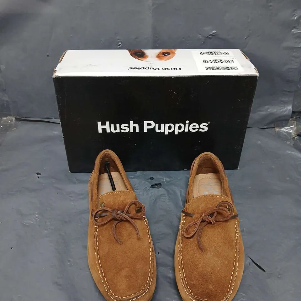 HUSH PUPPIES MENS RUEBEN BOAT TAN - UK 6