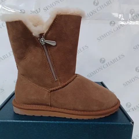 BOXED EMU ANKAA BOOTS, CHESTNUT - SIZE 6