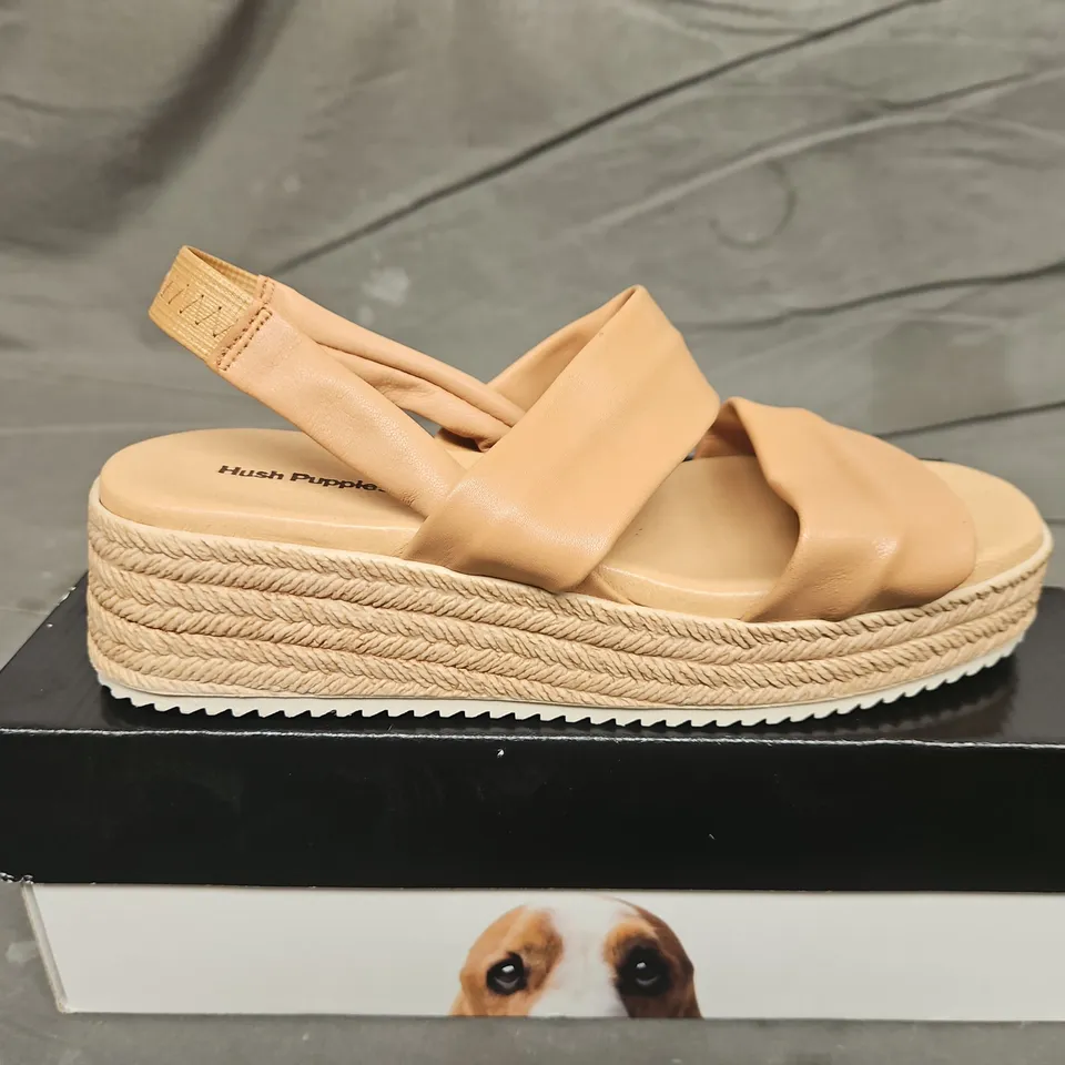 BOXED PAIR OF HUSH PUPPIES WOMENS TAN SANDALS  -UK SIZE 6