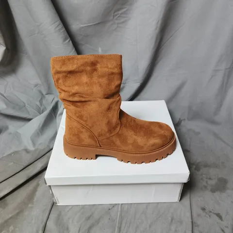 EMMA BRAND WOMEN'S BROWN SUEDE ANKLE BOOT WITH LUG SOLE . UK SIZE 5