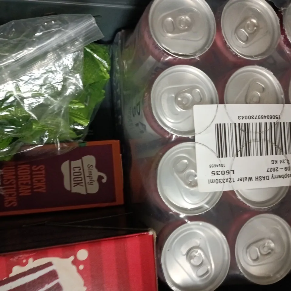 APPROXIMATELY 8 ASSORTED FOOD AND DRINK ITEMS TO INCLUDE HUEL, OZONE, ETC